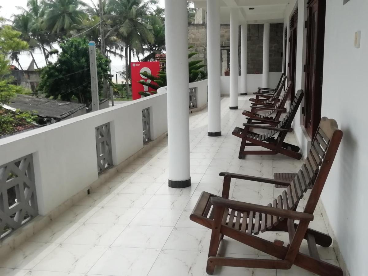 White Baby Hotell Hikkaduwa Exteriör bild